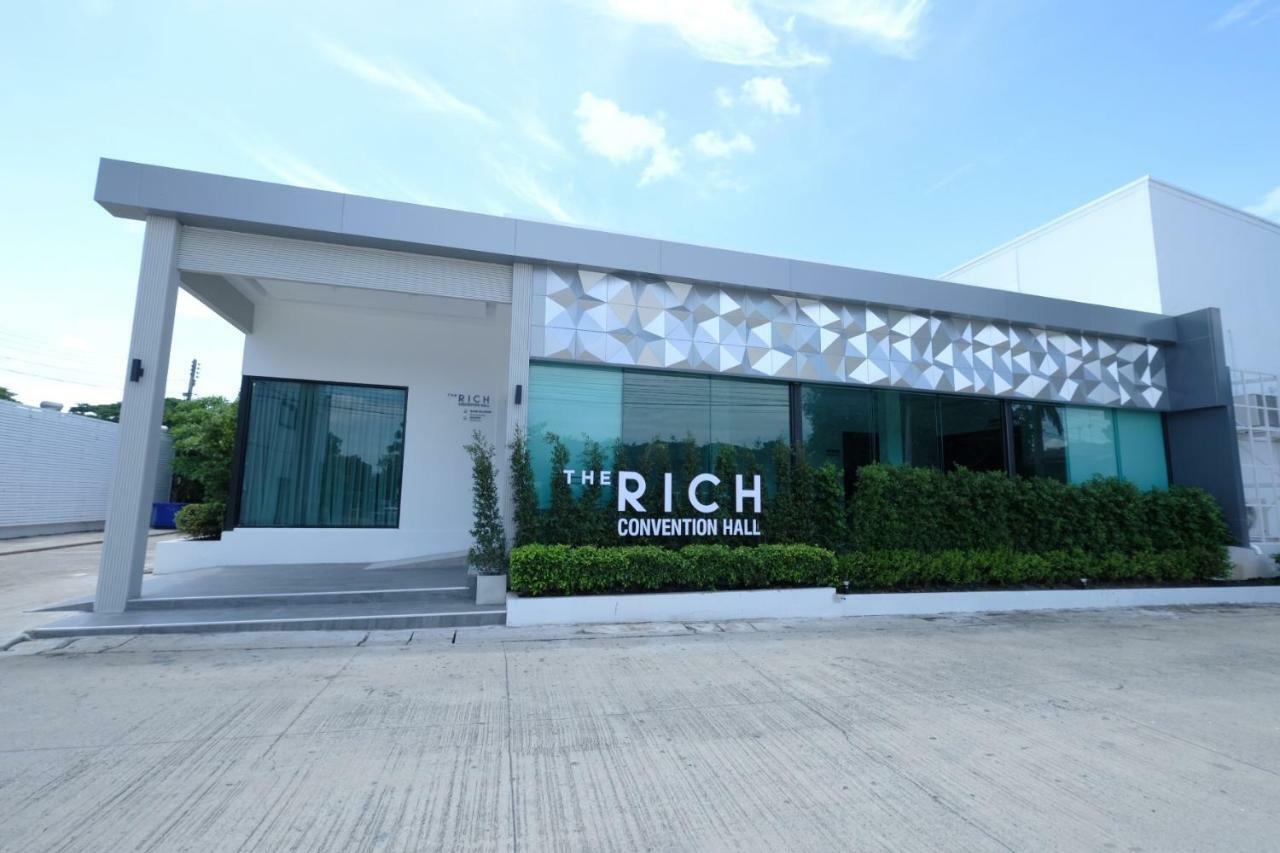 The Rich Hotel Nakhonratchasima Exterior foto